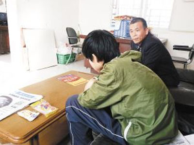 10岁男孩躲着父母狂吃零食血糖飙升？